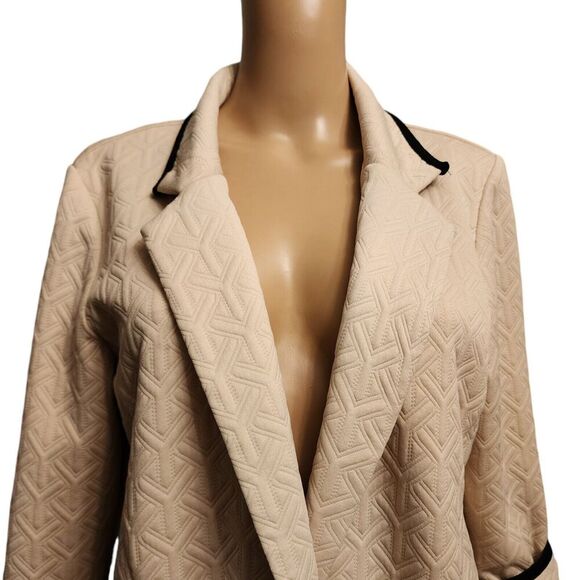 Courtenay Cream Quilted Blazer 3/4 Length Sleeve Sz L - Picture 2 of 11